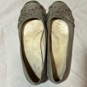 Metallic/Beige Flats Memory Foam Size 9